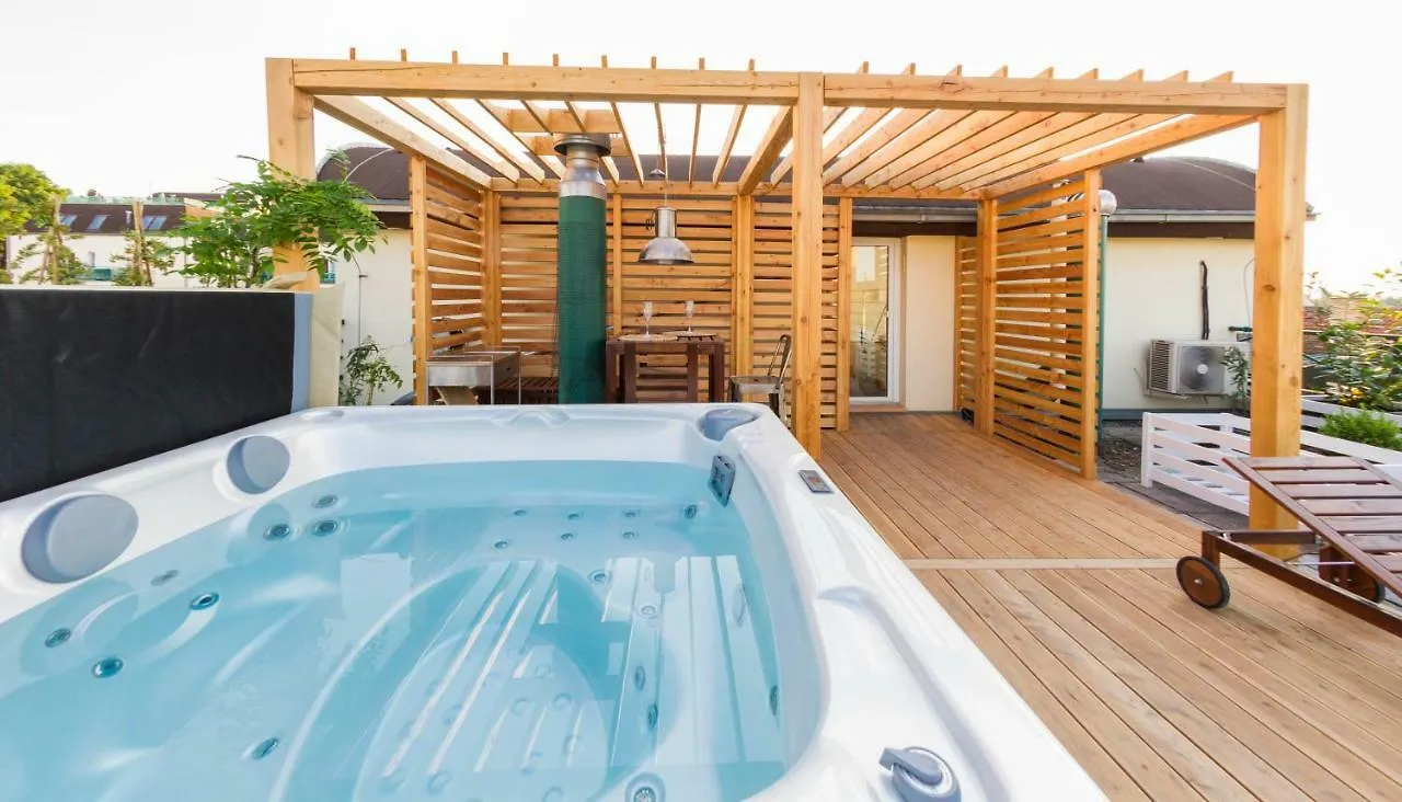 Romantic Studio With Jacuzzi location